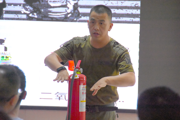 MK网页版防雷开展消防培训学习